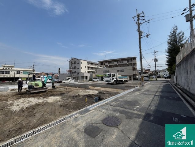 枚方市香里ケ丘　売土地の前面道路含む現地写真|周辺は落ち着いた街並みの住宅地！子育てがしやすい住環境です！