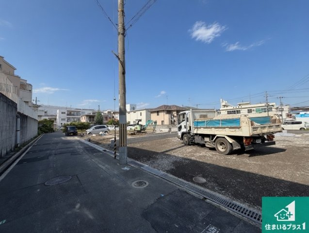 枚方市香里ケ丘　売土地の前面道路含む現地写真|周辺は落ち着いた街並みの住宅地！子育てがしやすい住環境です！