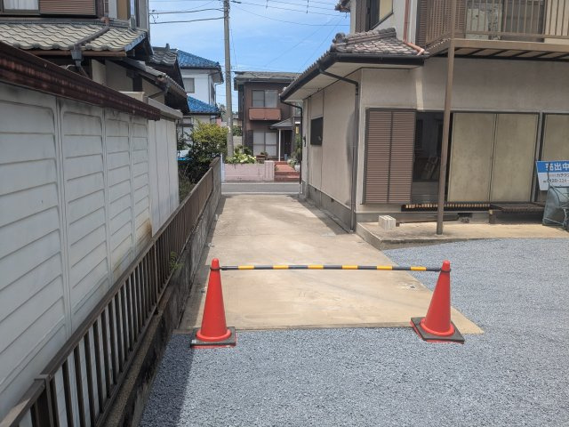 中古戸建　高崎市城山町の前面道路含む現地写真