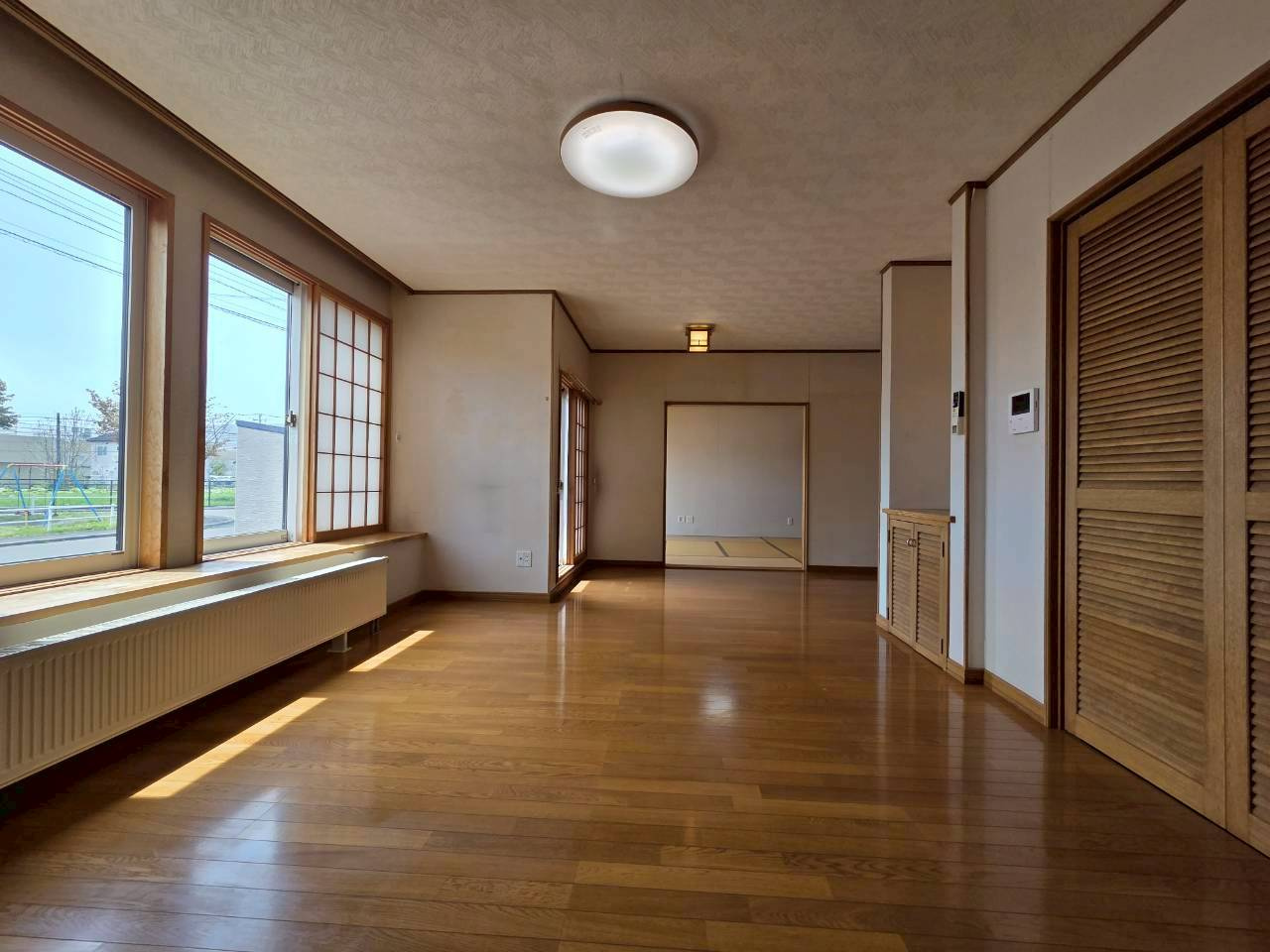 新釧路町1-24　中古住宅の居間・リビング