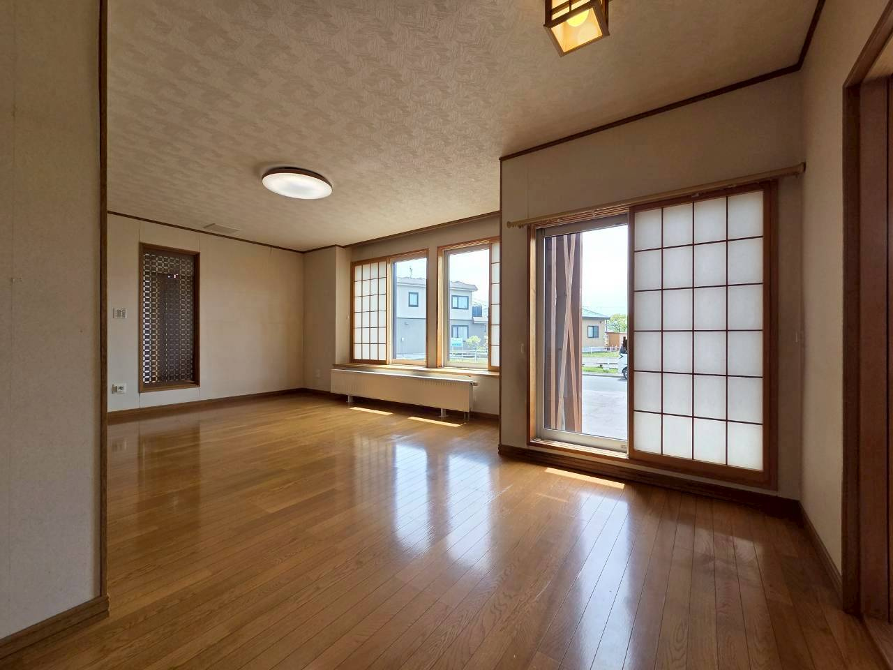 新釧路町1-24　中古住宅の居間・リビング