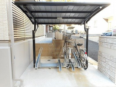 【その他】 | クレイノニューメイプル | 駐輪場　原付＆自転車のみ駐輪可能