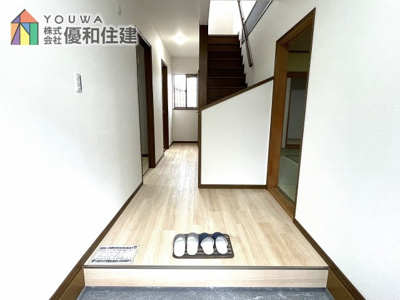 【玄関】 | 中古戸建　明石市朝霧南町