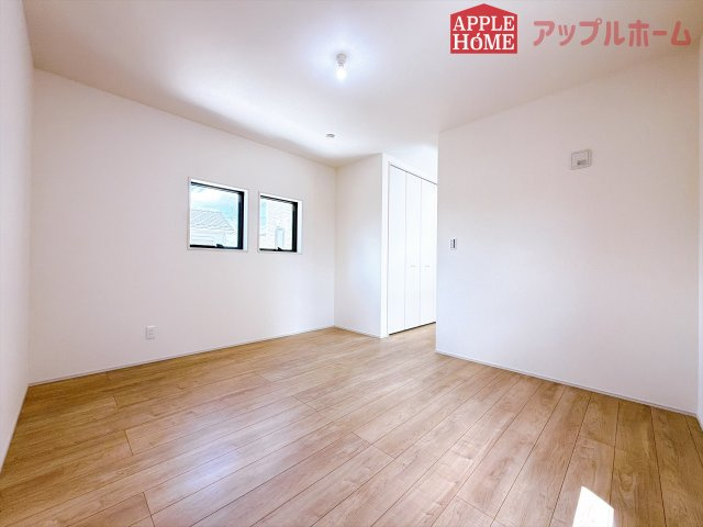 [新築住宅] 鶴ヶ島市下新田 第3 全3棟の洋室|２階居室は全室収納あり！たっぷりある収納活用でお部屋もキレイを保てます♪
