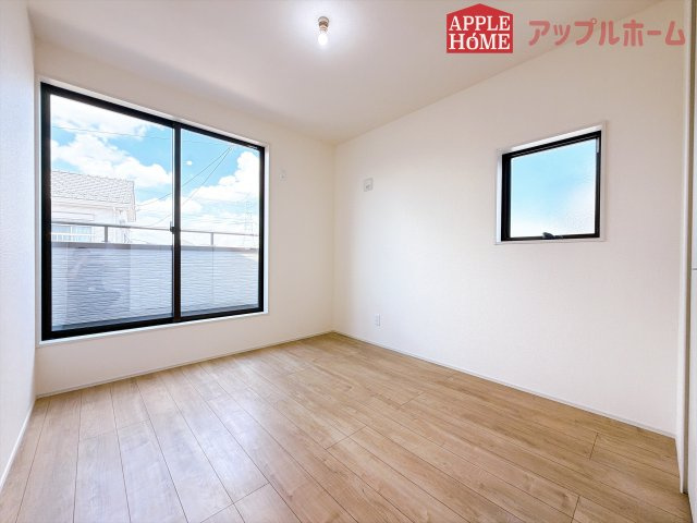 [新築住宅] 鶴ヶ島市下新田 第3 全3棟の洋室|２階居室は全室収納あり！たっぷりある収納活用でお部屋もキレイを保てます♪
