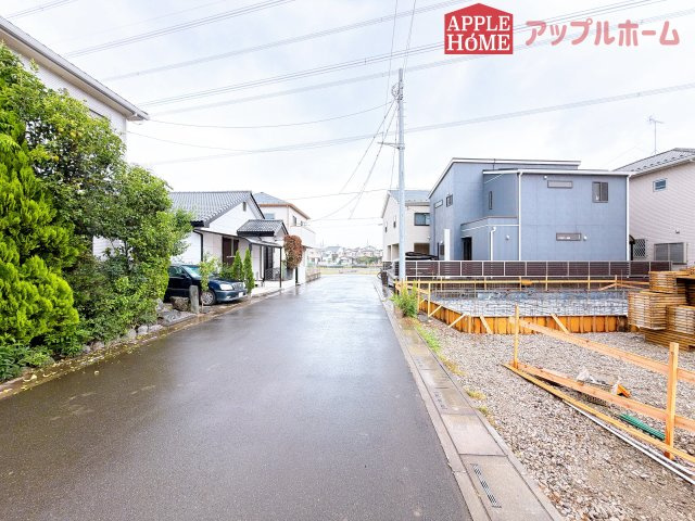 [新築住宅] 鶴ヶ島市下新田 第3 全3棟の前面道路含む現地写真
