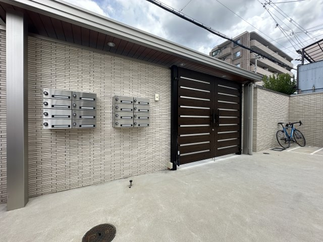 PREMIUM APARTMENT　南住吉のエントランス
