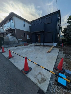 【駐車場】 | グランソフィアアルブル | 駐車場に車を止められます