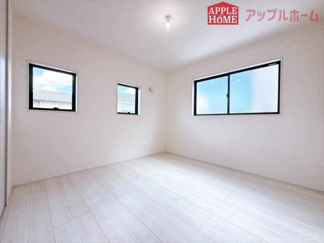 [新築住宅] 鶴ヶ島市下新田 第3 全3棟の洋室|２階居室は全室収納あり！たっぷりある収納活用でお部屋もキレイを保てます♪