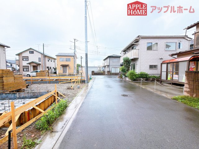 [新築住宅] 鶴ヶ島市下新田 第3 全3棟の前面道路含む現地写真