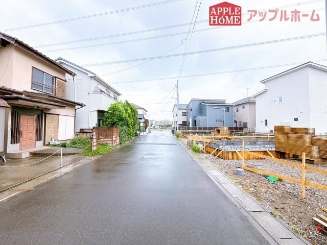 [新築住宅] 鶴ヶ島市下新田 第3 全3棟の前面道路含む現地写真