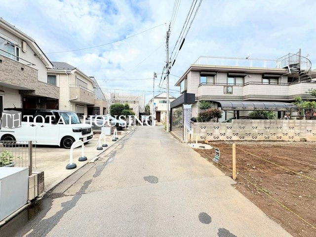 【前面道路含む現地写真】 | 小金井市前原町１丁目　新築戸建　全2棟