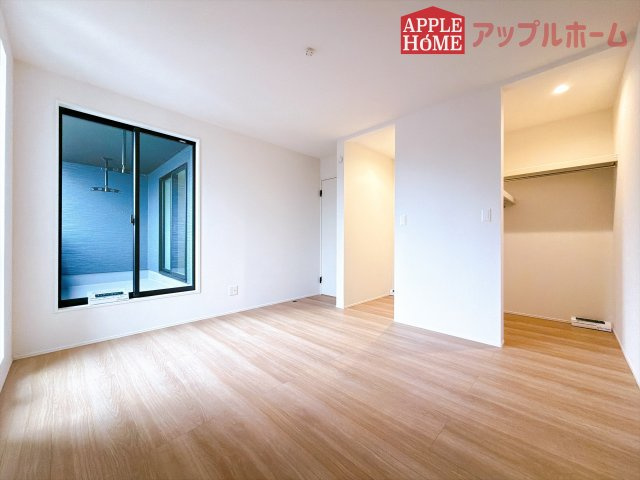 [新築住宅] 深谷市天神町 全2棟の洋室|２階居室は全室収納あり！たっぷりある収納活用でお部屋もキレイを保てます♪