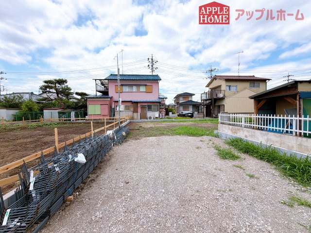 [新築住宅] 深谷市天神町 全2棟の前面道路含む現地写真