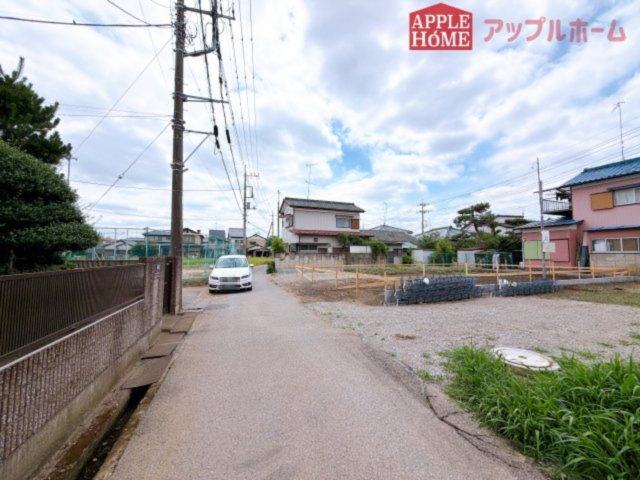 [新築住宅] 深谷市天神町 全2棟の前面道路含む現地写真