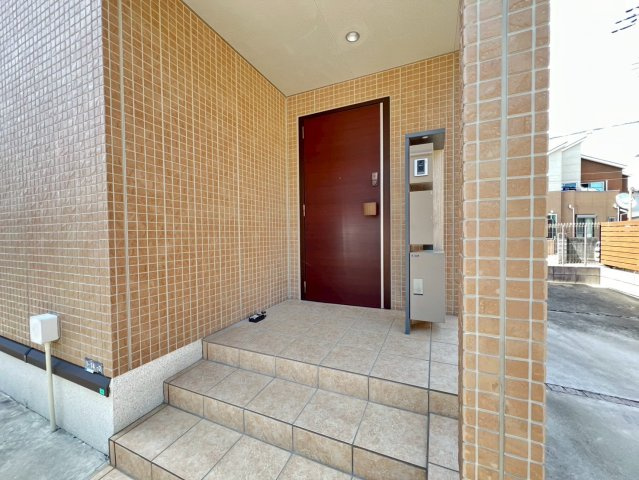 橋の内３丁目戸建のエントランス