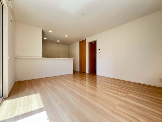 橋の内３丁目戸建の居間・リビング