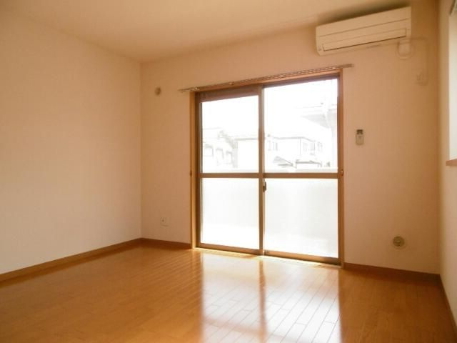 町田市小山町の賃貸マンションの居間・リビング