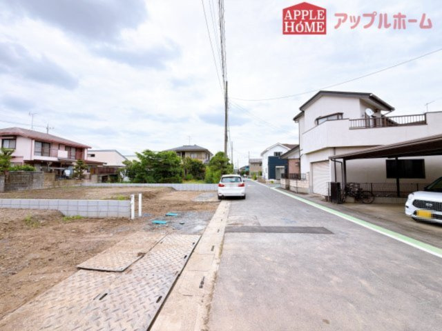 [新築住宅] 熊谷市玉井南 1期 全2棟の前面道路含む現地写真