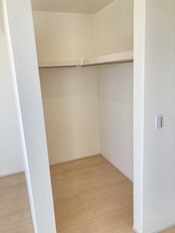 リーブルガーデンS第12富士見町時沢　5号棟の収納|2階洋室➀収納　ウォークインクローゼットです