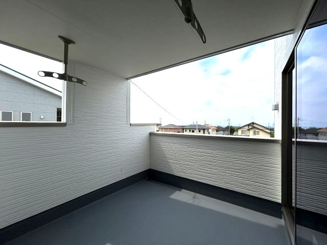 リーブルガーデンS第12富士見町時沢　5号棟のバルコニー|お洗濯にも便利なインナーバルコニー付き