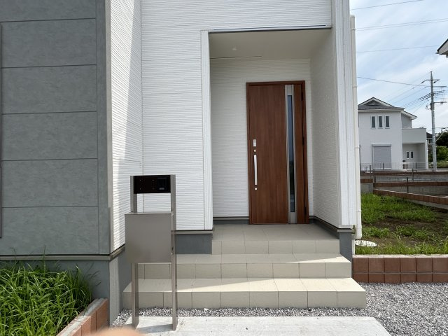 リーブルガーデンS第12富士見町時沢　5号棟の玄関|毎日通る玄関はこちらです