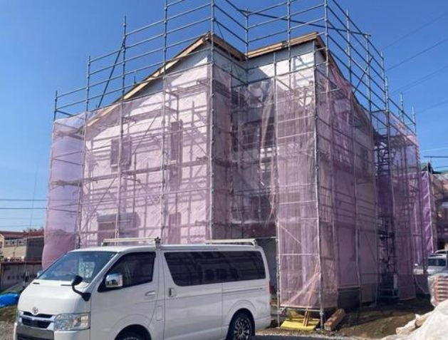 リーブルガーデンS第12富士見町時沢　5号棟の前面道路含む現地写真|現在建築中です。７月完成予定です。同社施工物件はいつでもご案内できますのでお気軽にお問い合わせください。