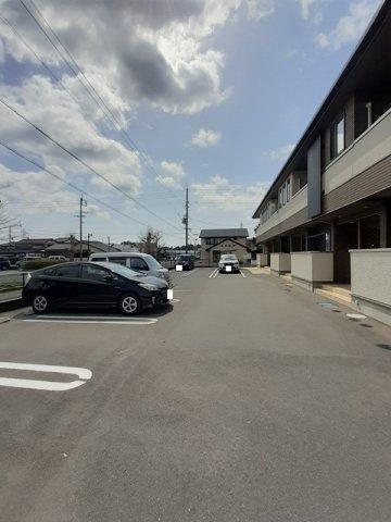 プランドールの駐車場