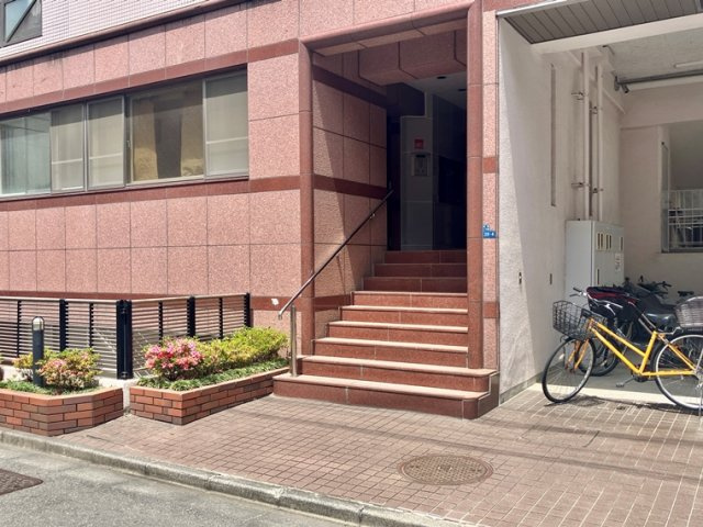 アイビーハイツ赤羽のエントランス