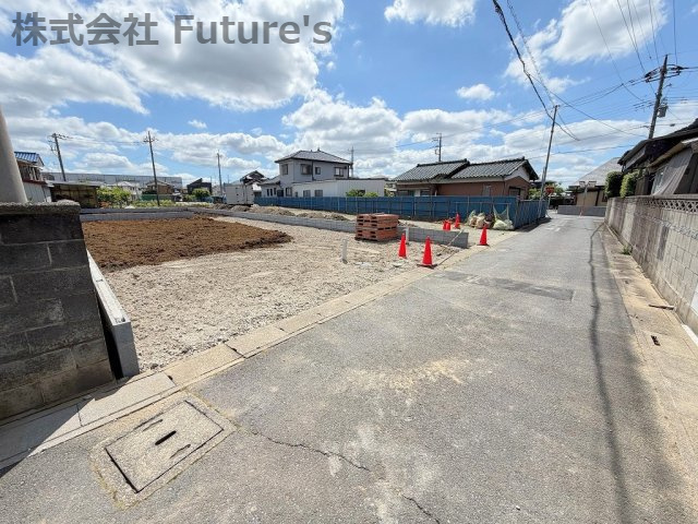 三郷市彦糸1丁目　新築戸建　全2棟　1号棟の前面道路含む現地写真|前面道路含む現地写真です。