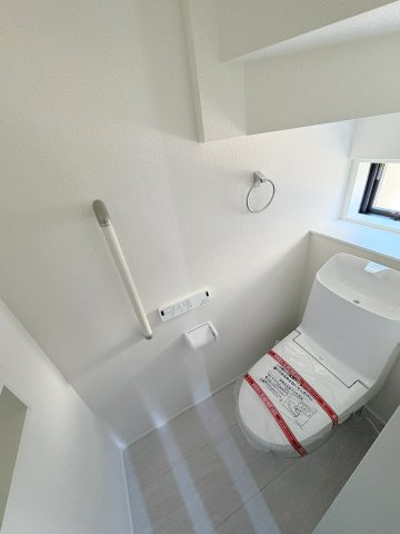 三郷市彦糸1丁目　新築戸建　全2棟　1号棟のトイレ|同施工会社の参考写真になります。