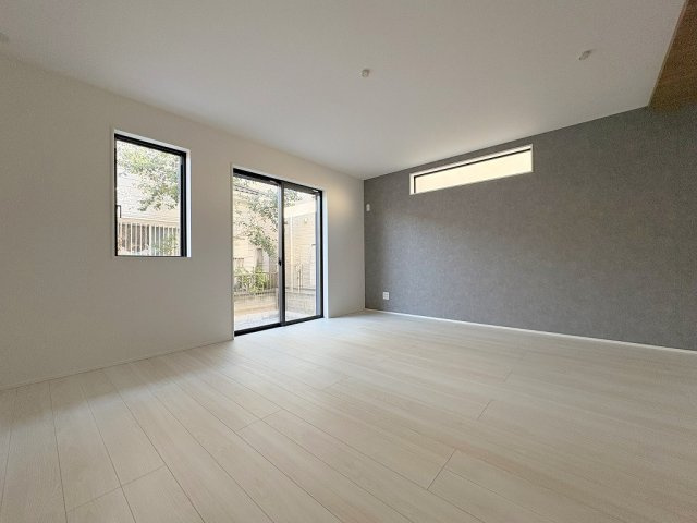 三郷市彦糸1丁目　新築戸建　全2棟　1号棟の居間・リビング|同施工会社の参考写真になります。