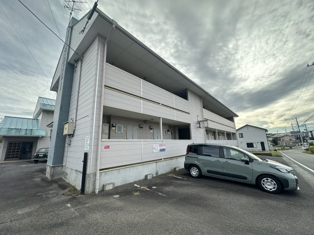 シェーネハイム1の駐車場