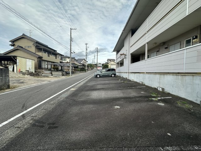 シェーネハイム1の駐車場