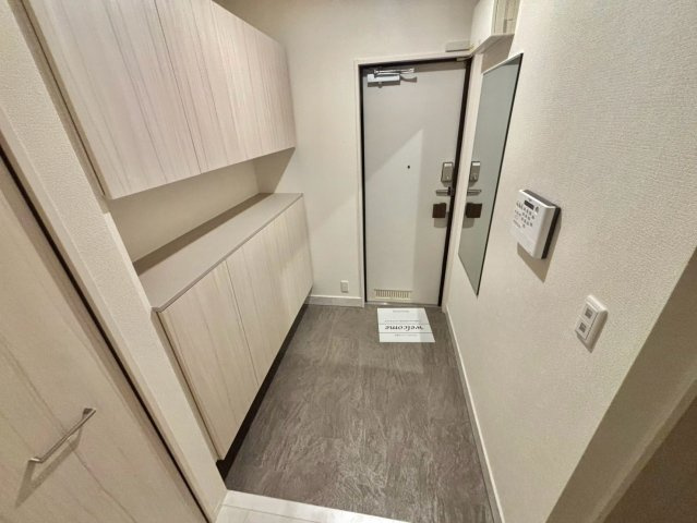 ロワイヤル綿町の玄関