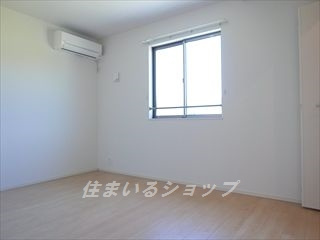 ヴィオラⅡの寝室|寝室にもエアコンあり