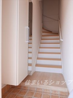ヴィオラⅡの玄関|ミラー付き大型シューズボックス
