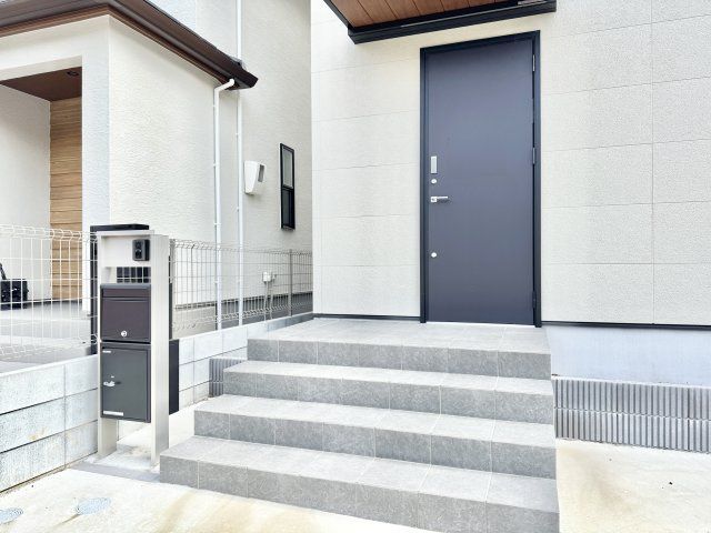 千葉市緑区おゆみ野南4丁目の玄関