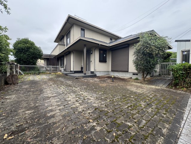 積水施工の立地良好な二世帯住宅♪軽量鉄骨造オール電化♪小山市間々田の駐車場|駐車場があるので、車を買う予定の方も安心です