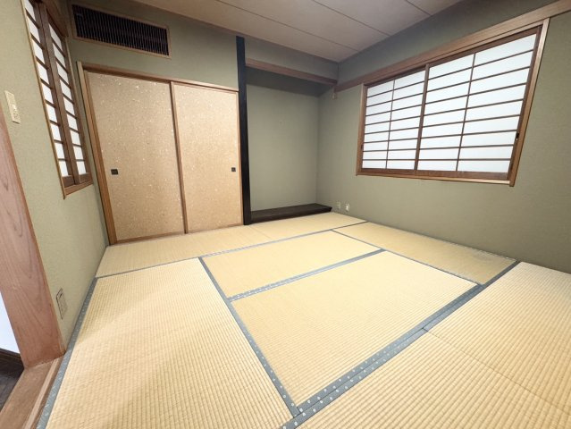 積水施工の立地良好な二世帯住宅♪軽量鉄骨造オール電化♪小山市間々田の和室|和室ならではの温かな和の空間で寛ぎの時間を過ごせます