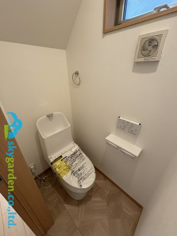 藤沢市大鋸　新築戸建　全３棟A号棟のトイレ|清潔感のあるトイレです