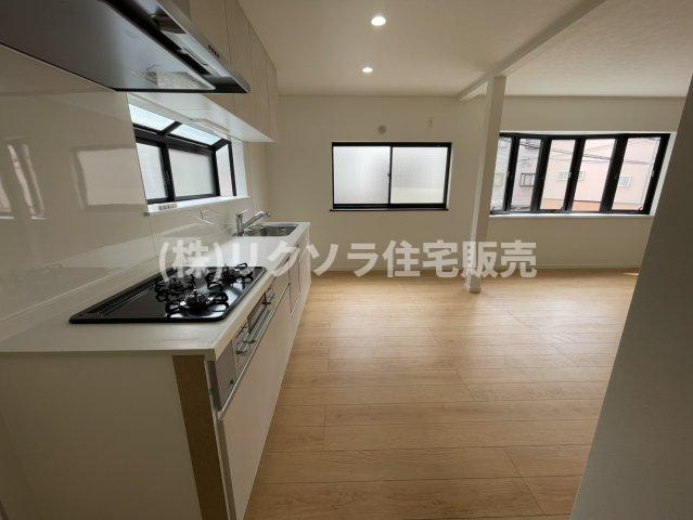 上野口町　中古一戸建てのキッチン|LDK15.0帖
■物件内覧・資金計画相談・住宅ローン相談、リフォーム相談、お問合せ受付中■
※当日・翌日のご内覧、ご相談はお電話でのお問合せがスムーズです！