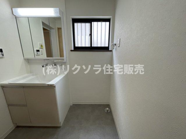 上野口町　中古一戸建てのランドリースペース|ドラム式も設置可能
■物件内覧・資金計画相談・住宅ローン相談、リフォーム相談、お問合せ受付中■
※当日・翌日のご内覧、ご相談はお電話でのお問合せがスムーズです！