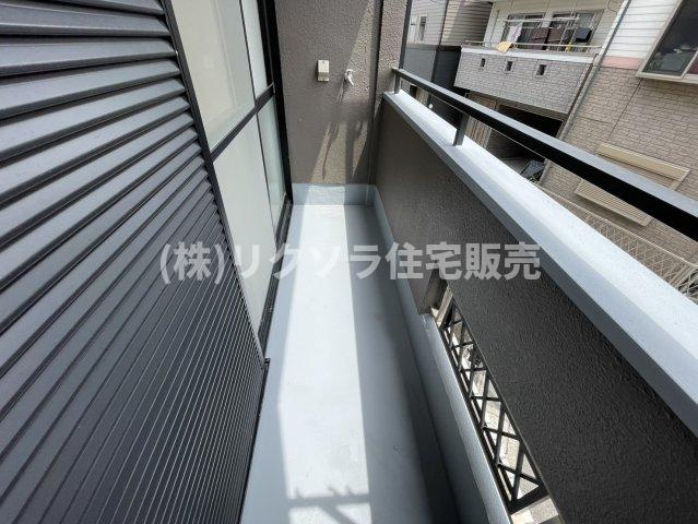 上野口町　中古一戸建てのバルコニー|屋外電源・水栓付き
■物件内覧・資金計画相談・住宅ローン相談、リフォーム相談、お問合せ受付中■
※当日・翌日のご内覧、ご相談はお電話でのお問合せがスムーズです！