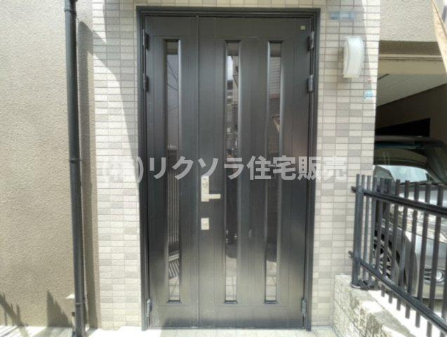 上野口町　中古一戸建ての玄関|■物件内覧・資金計画相談・住宅ローン相談、リフォーム相談、お問合せ受付中■
※当日・翌日のご内覧、ご相談はお電話でのお問合せがスムーズです！