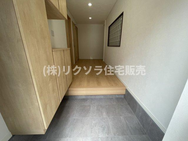 上野口町　中古一戸建ての内装|玄関内部
■物件内覧・資金計画相談・住宅ローン相談、リフォーム相談、お問合せ受付中■
※当日・翌日のご内覧、ご相談はお電話でのお問合せがスムーズです！