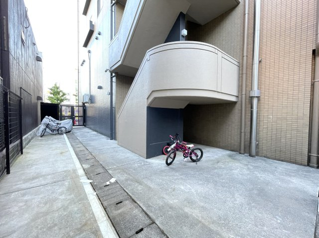 グランディム京都烏丸五条の駐輪場|駐輪場