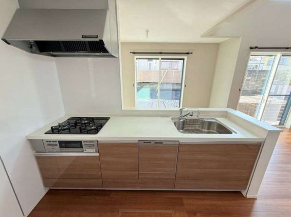 鎌倉市今泉台4丁目　中古戸建のキッチン|キッチンでお料理をお楽しみください