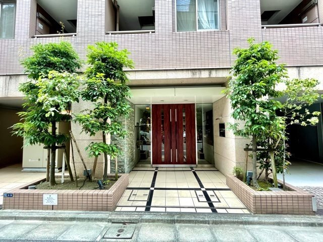 レジディア日本橋浜町のエントランス