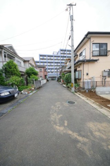 【前面道路含む現地写真】 | 【仲介手数料無料！！】国立市泉2丁目　新築戸建て（全1棟）1号棟　4180万円